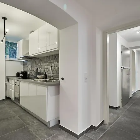 Urban Base For 8 In Mitte *