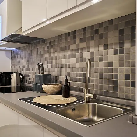 Urban Base For 9 In Mitte Appartement