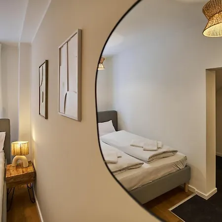 Urban Base For 9 In Mitte Appartement *