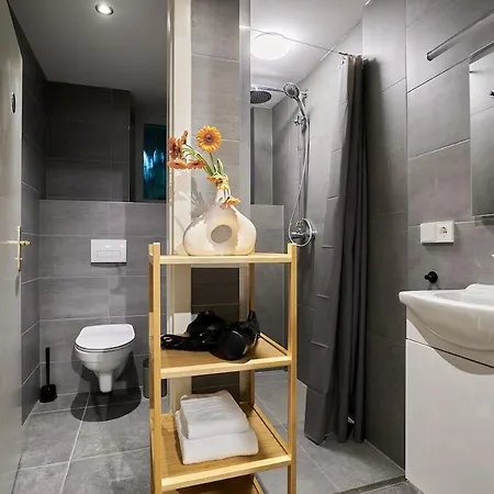 Urban Base For 9 In Mitte Appartement Berlijn