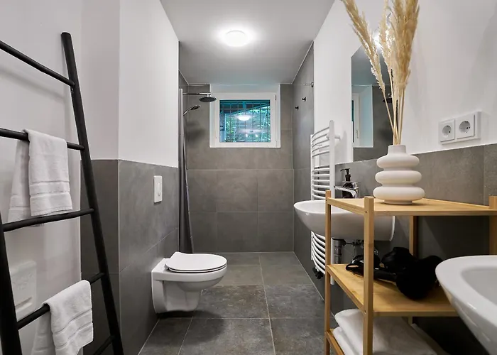 Urban Base For 9 In Mitte Apartment Berlin