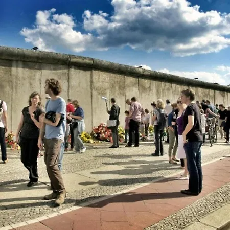 Urban Base For 9 In Mitte * Berlim