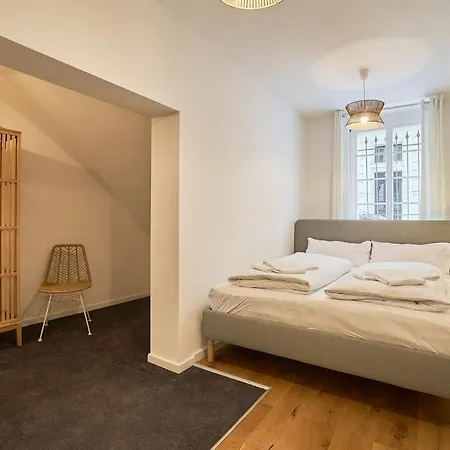 아파트 Urban Base For 9 In Mitte