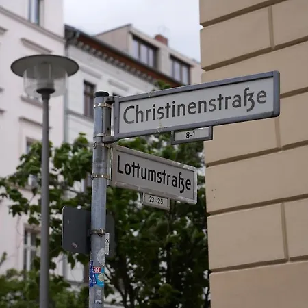Urban Base For 9 In Mitte 아파트 *